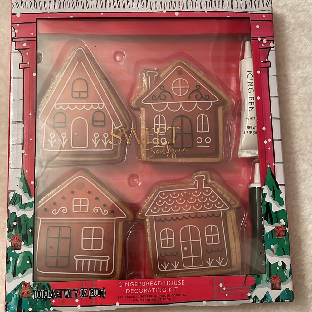 Sweet Boutique Gingerbread House Decorating Kit
